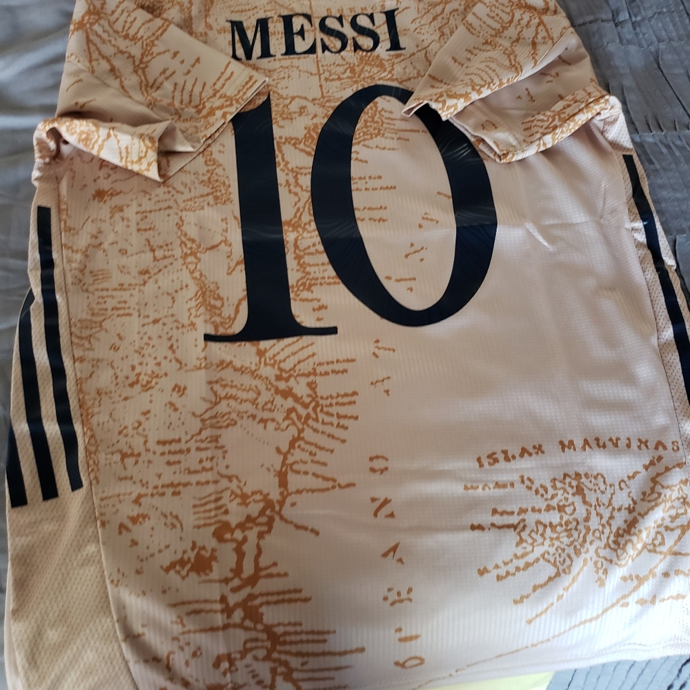 Soccer jerseys - Picture 3 of 7